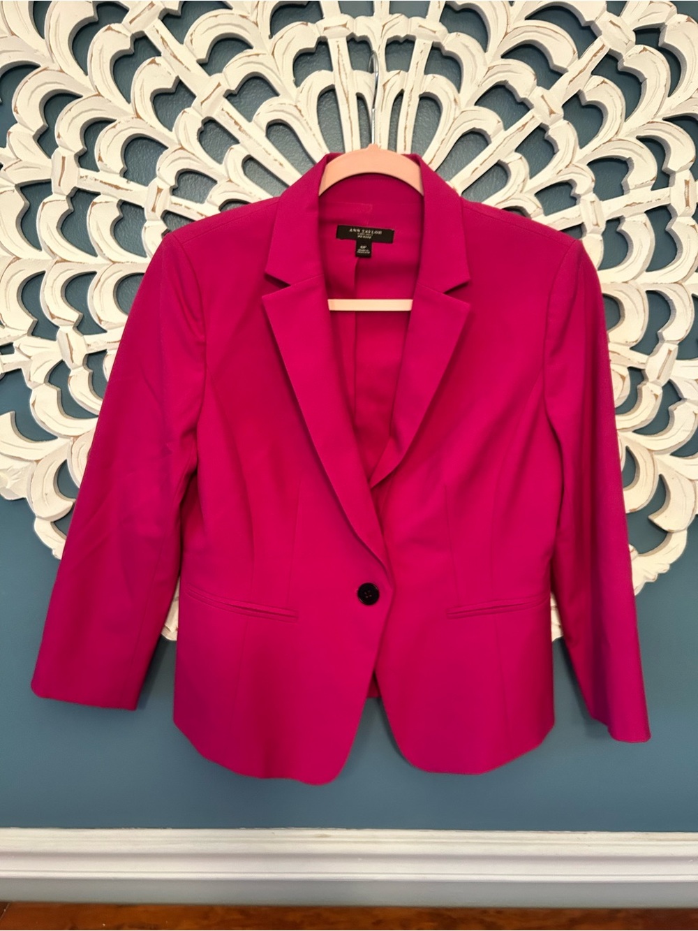 Ann Taylor Women's Pink Single-Button Blazer Size 6P